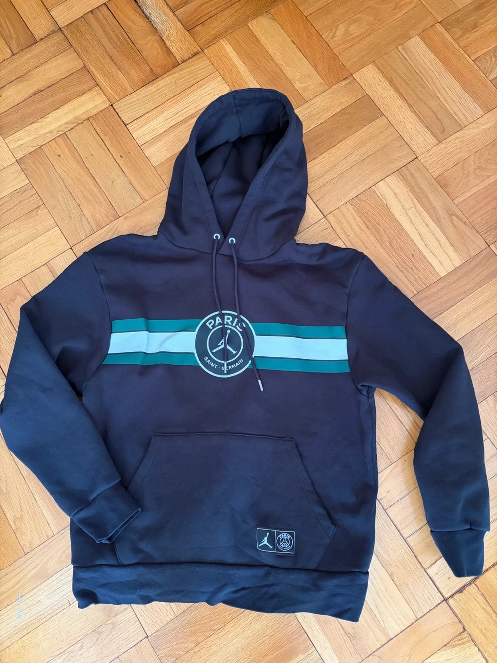 Jordan Men’s Large Paris Saint Germain Black Pullover Hoodie. France. Soccer.